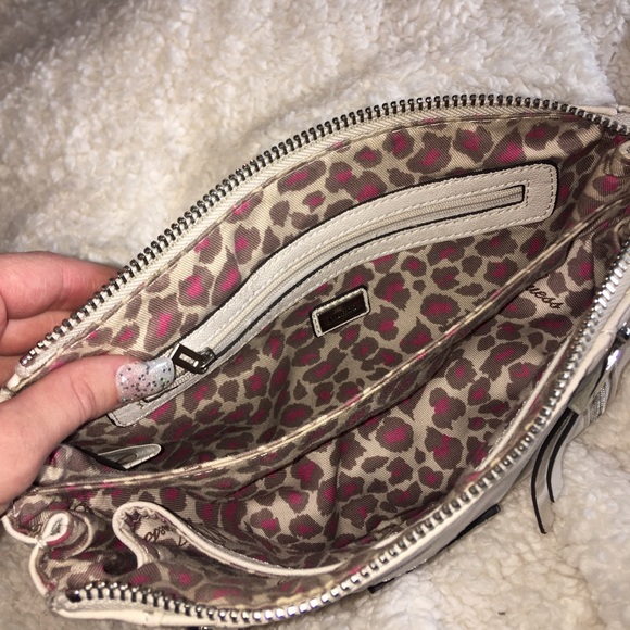 GUESS purse - Picture 2 of 2